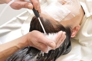 頭皮ニキビは薄毛の原因に!?頭皮ニキビの改善は薄毛改善!