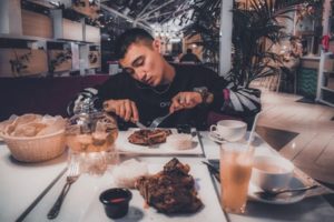 育毛に食事は欠かせません|育毛期間中で食事に注意する3つのこと
