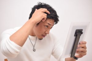 ワックスは禿げるのか?ワックスの適切な使用方法と後処理について
